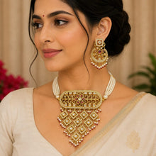 Royal Kundan Pearl Choker Set