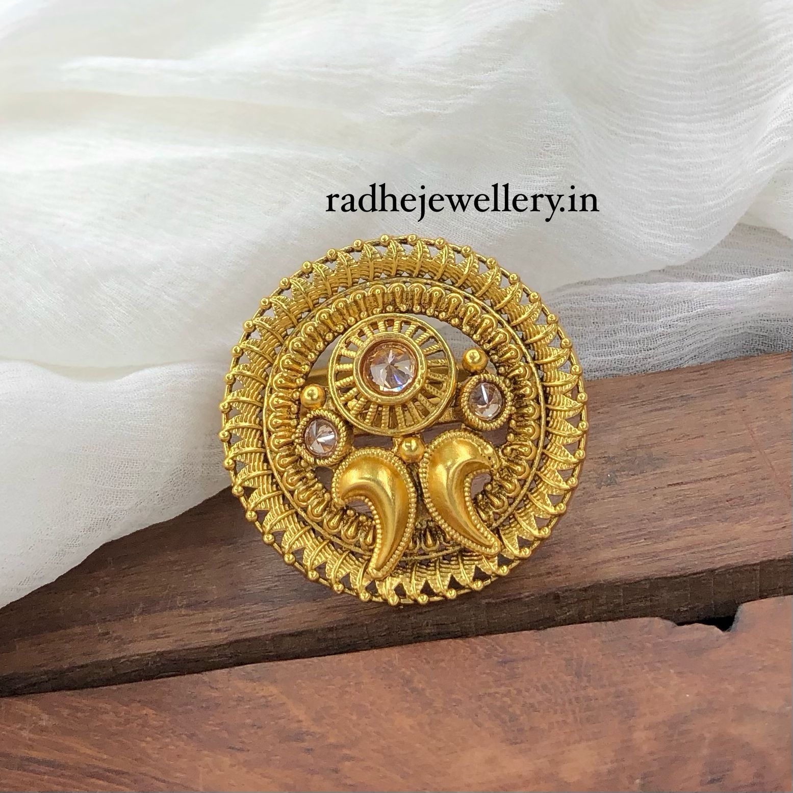 Chandrama Rajwadi Finger Ring, Gold Plated