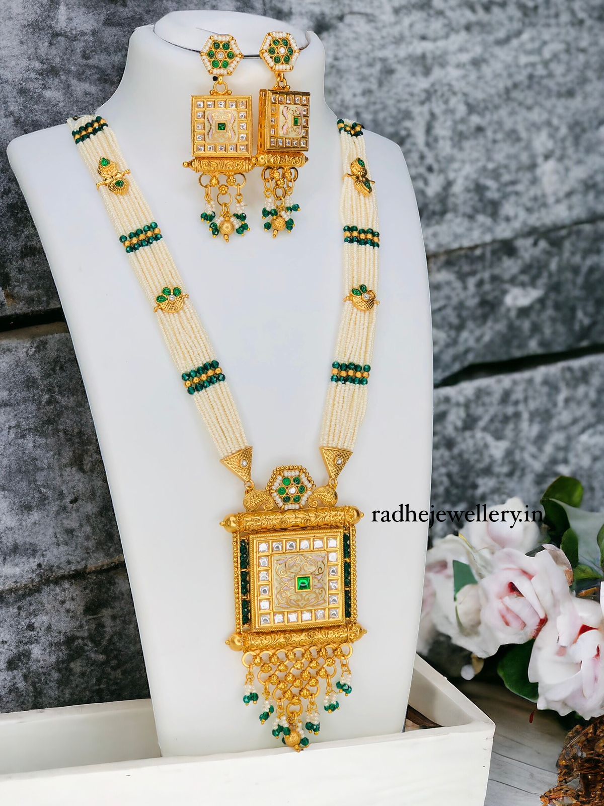 Beautiful Kundan Pendant Necklace with Statement Earrings/ Wedding Jewellery Set / Rajwadi Necklace/Indian Jewelry