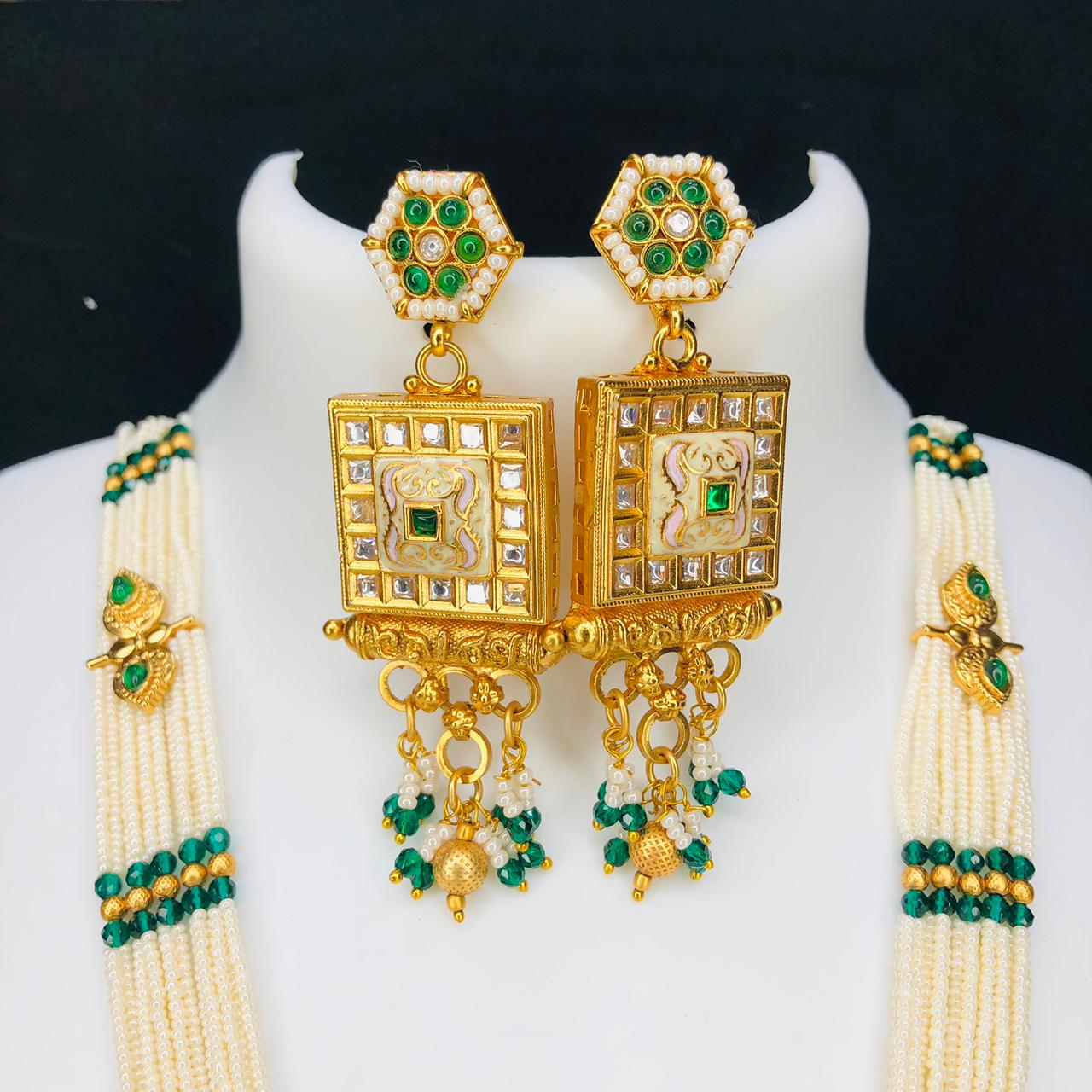 Beautiful Kundan Pendant Necklace with Statement Earrings/ Wedding Jewellery Set / Rajwadi Necklace/Indian Jewelry