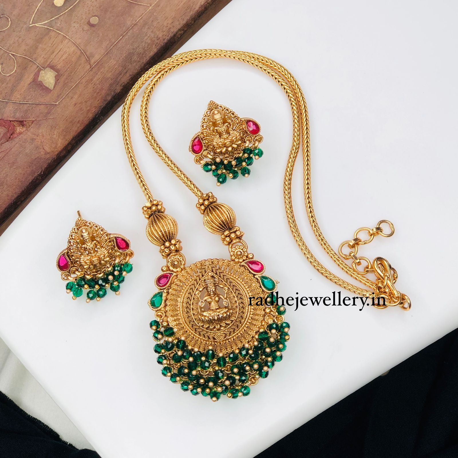 Matt gold temple  look  pendant necklace set