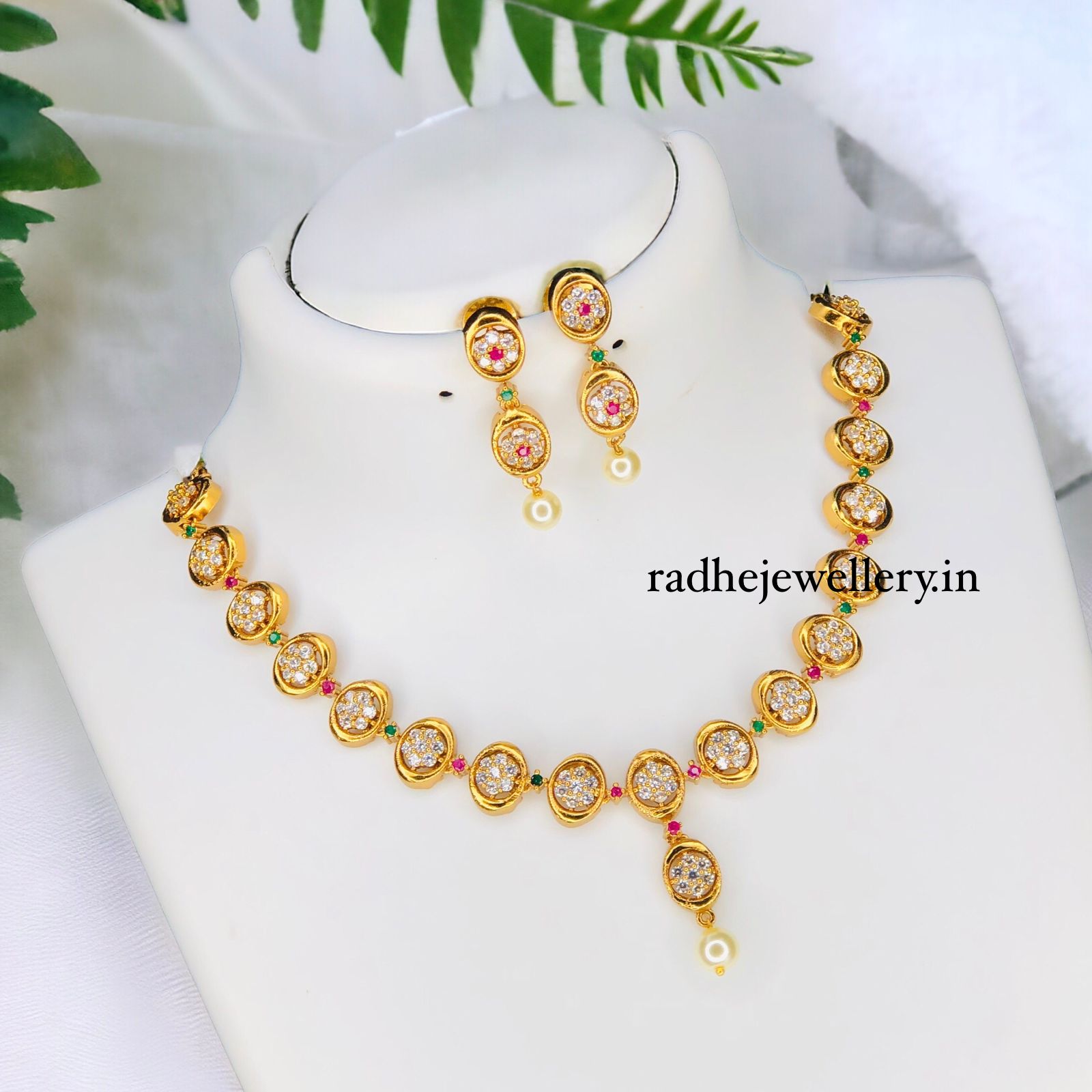 AD Stone Short Neckpiece Set design