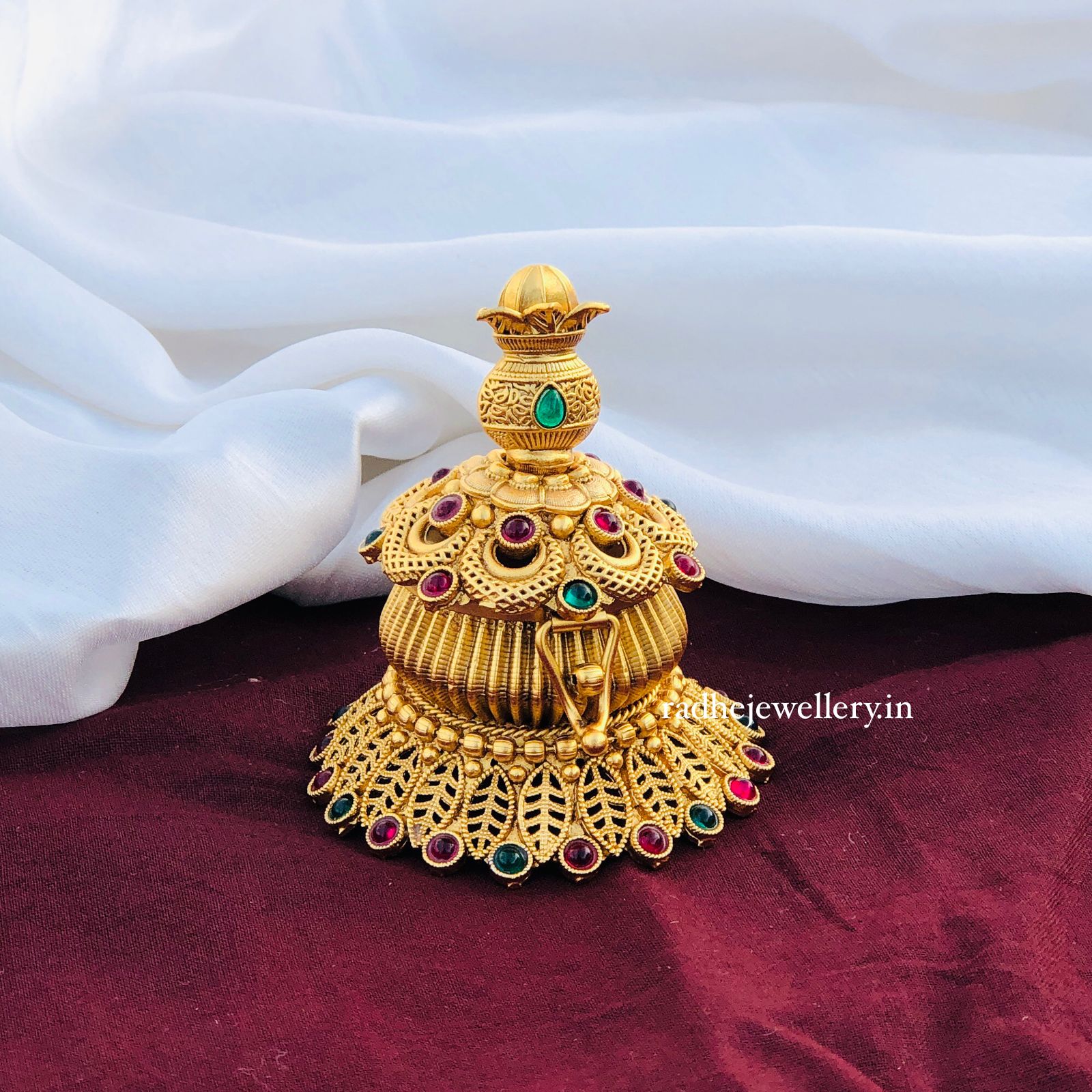 Classic Kumkum Box/Gold Plated Sidoor Box Gold sindoor box/Wedding Gift/Pooja Accessory