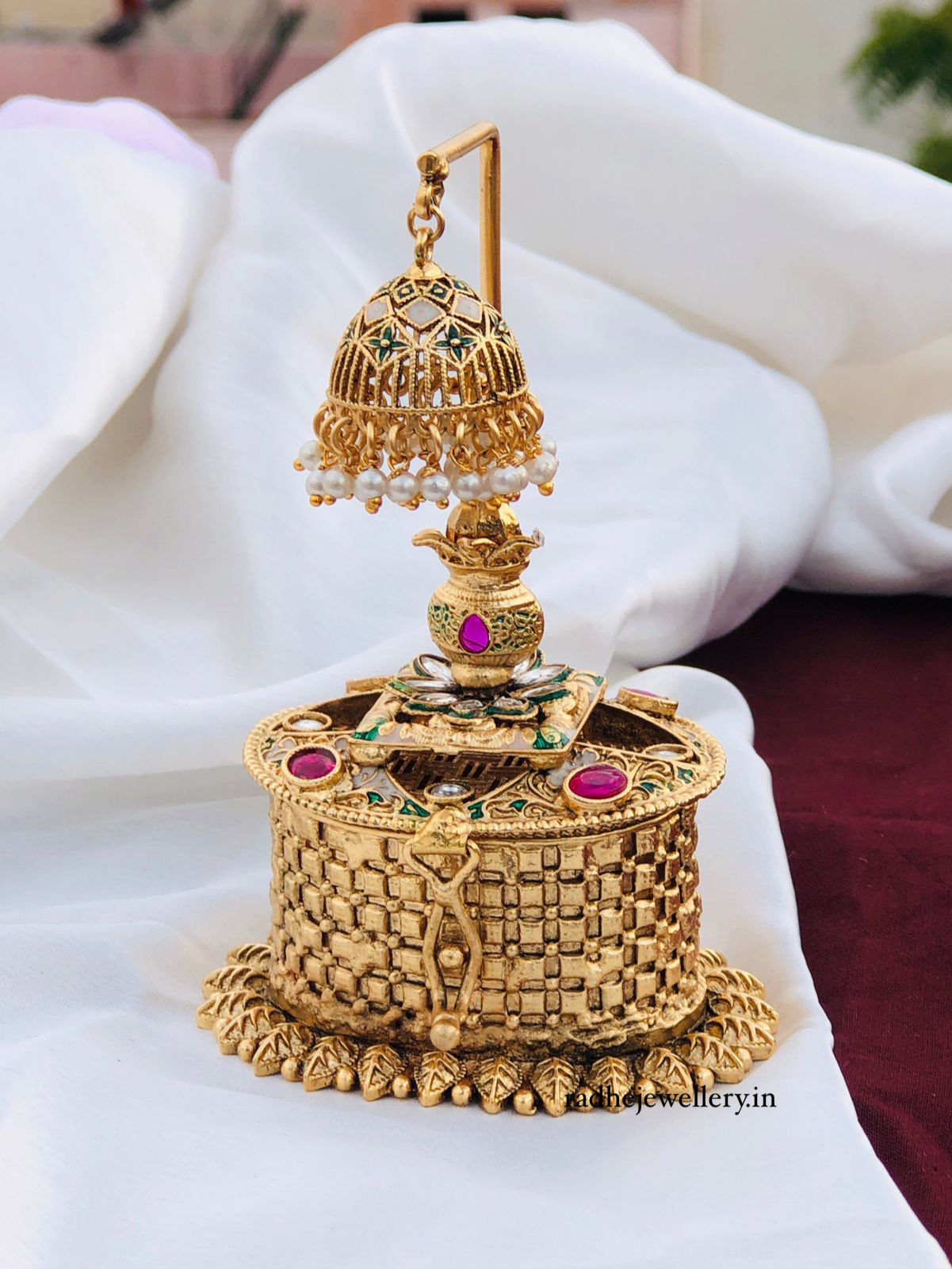 Classic Kumkum Box/Gold Plated Sidoor Box Gold sindoor box/Wedding Gift/Pooja Accessory