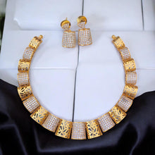 Antique Gold Ad Stone Necklace Design Set