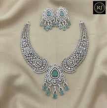 Luxury Emerald Green & Diamond Studded Bridal Necklace Set