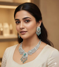 Luxury Emerald Green & Diamond Studded Bridal Necklace Set