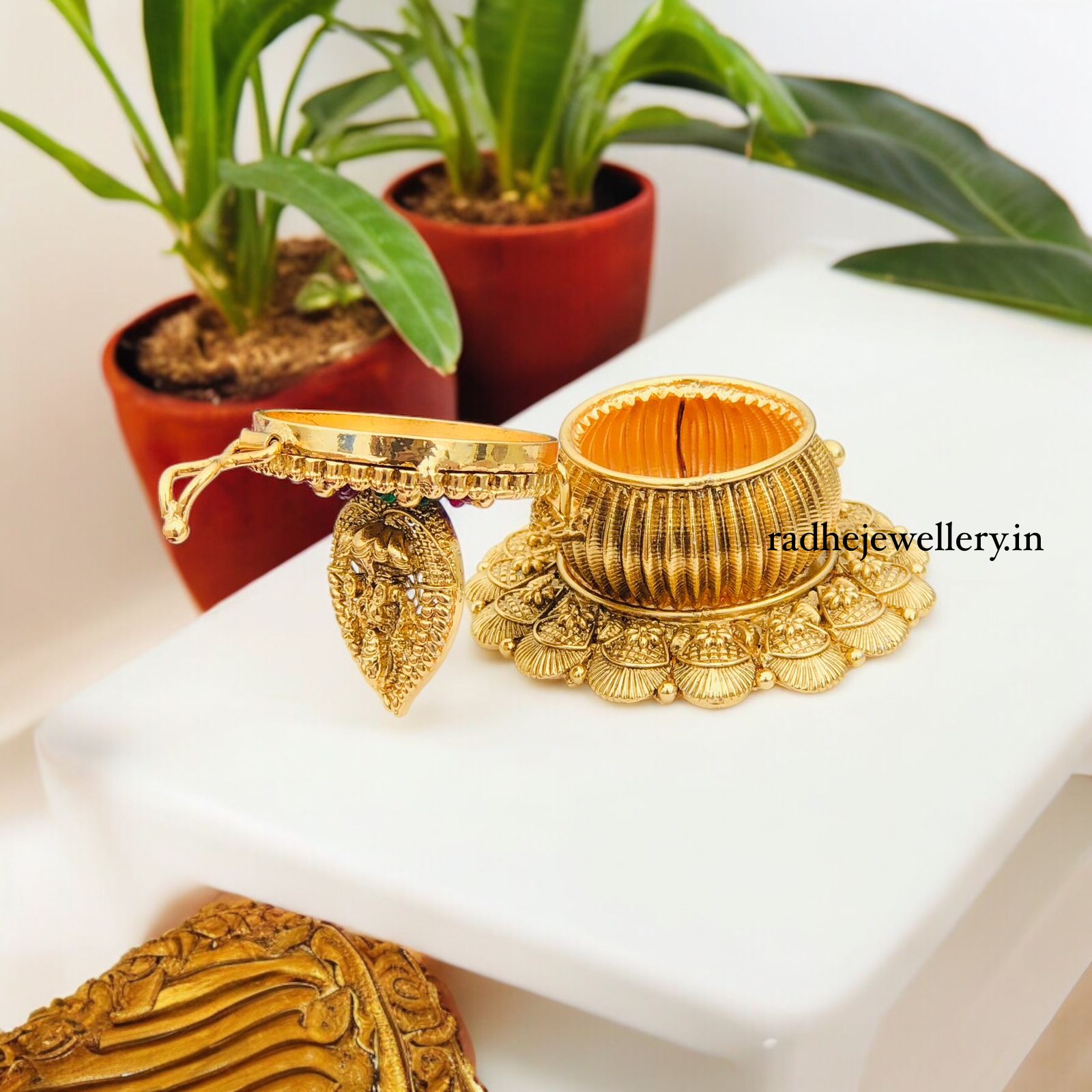 South Indian Kumkum Box, Lakshmi devi Kumkum box,Buy Gift articles Kumkum Box,,Sindoor box/Pooja Accessory