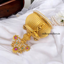 Pretty Design Kumkum Box,Flower Design Kumkum Box