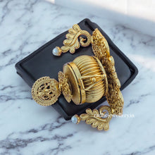 Classic Kumkum Box/Gold Plated Sidoor Box Gold sindoor box/Wedding Gift/Pooja Accessory