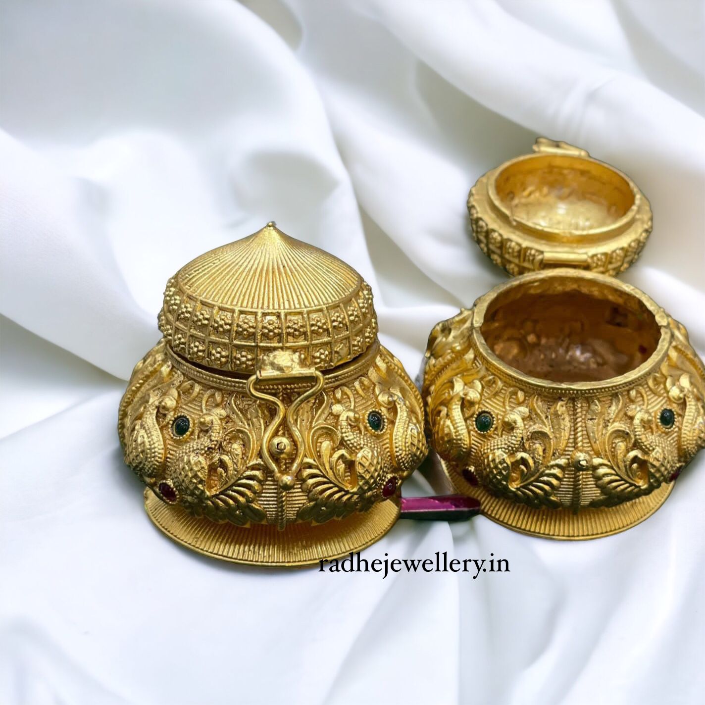 Classic  Kumkum Box, Premium Quality, Sindoor Box