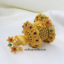 Pretty Design Kumkum Box,Flower Design Kumkum Box