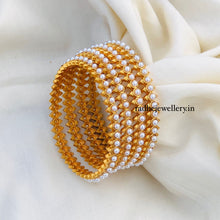 Pearl Bangle Set of 4