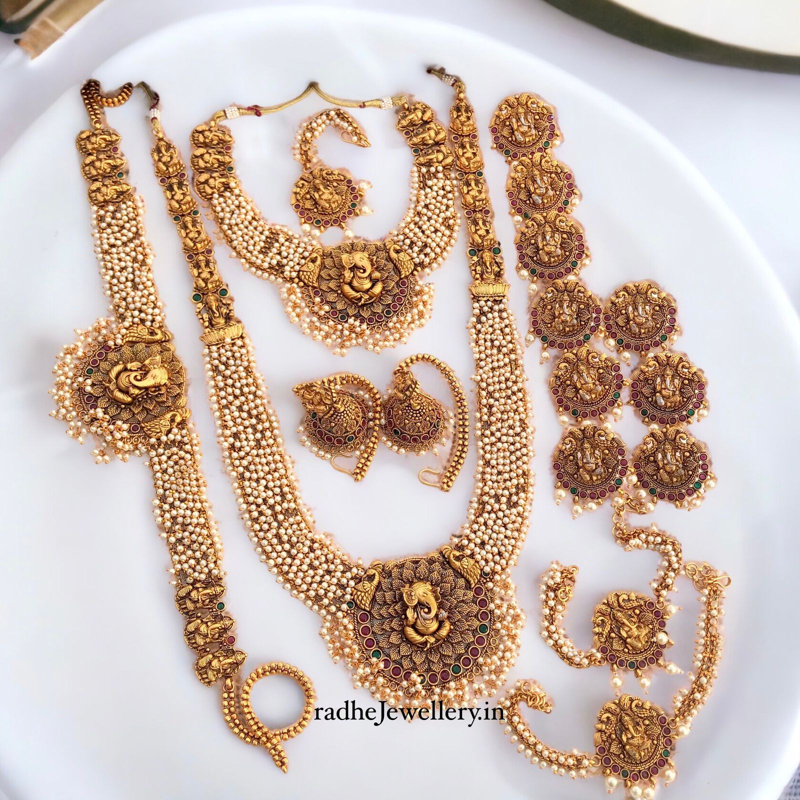 South Indian Bridal Wedding Set With Ganesha. High Quality Brass. A Premium Quality Jewellery Set For The Indian Bride