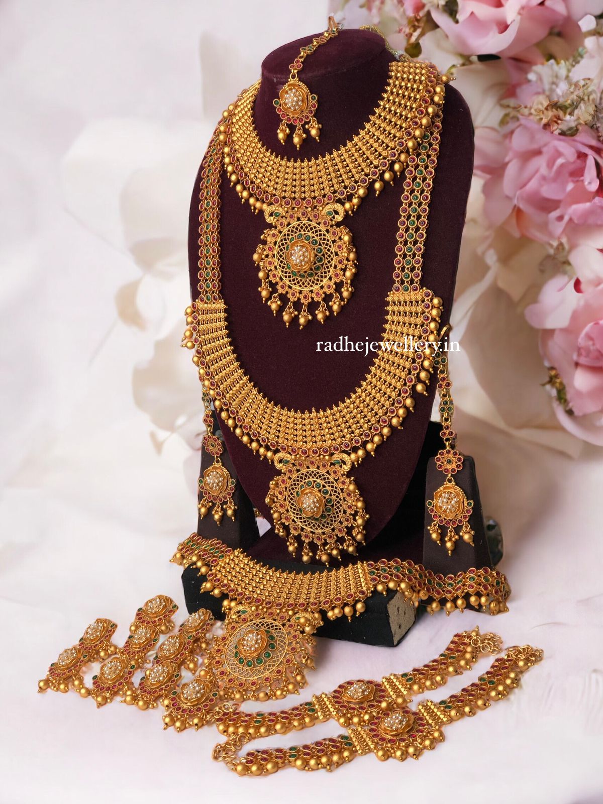 South Indian Bridal Wedding Set. High Quality Brass. A Premium Quality Jewellery Set For The Indian Bride Dulhan