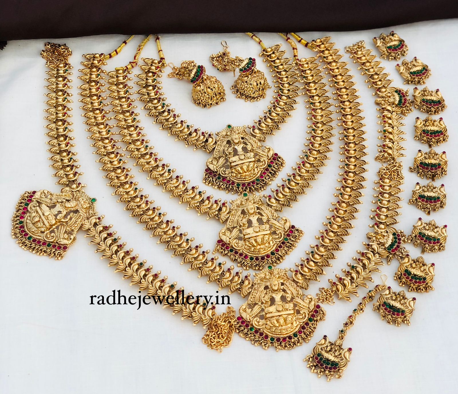 Beautiful Laxmi Design Matte Gold Polish Temple Design Temple Jewellery Wedding wear Dulhan Set