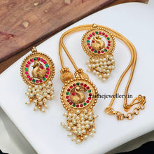 Matt gold peacock design pendant necklace set