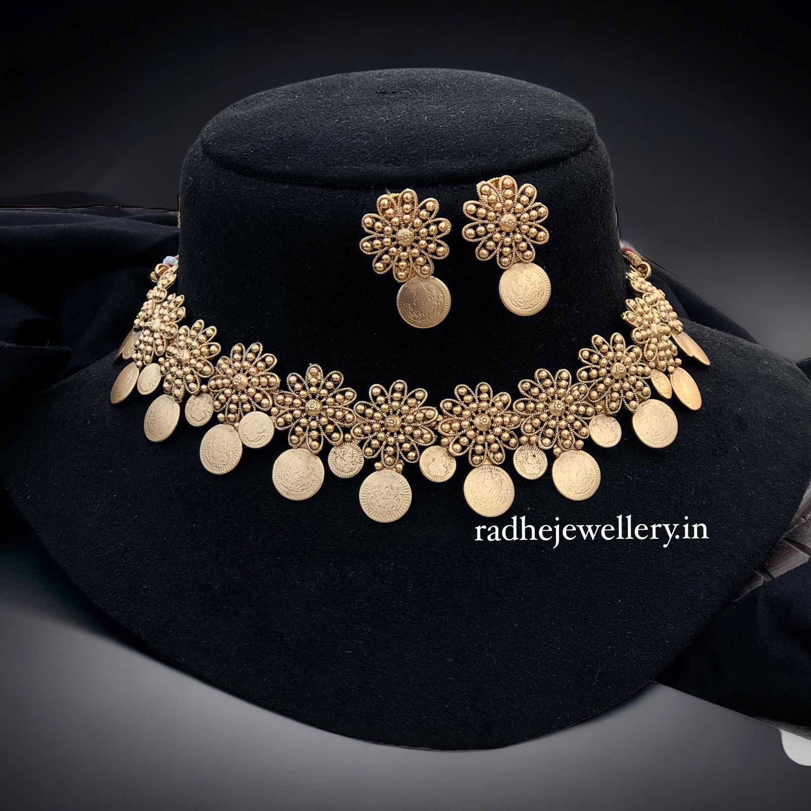 gold necklace for women