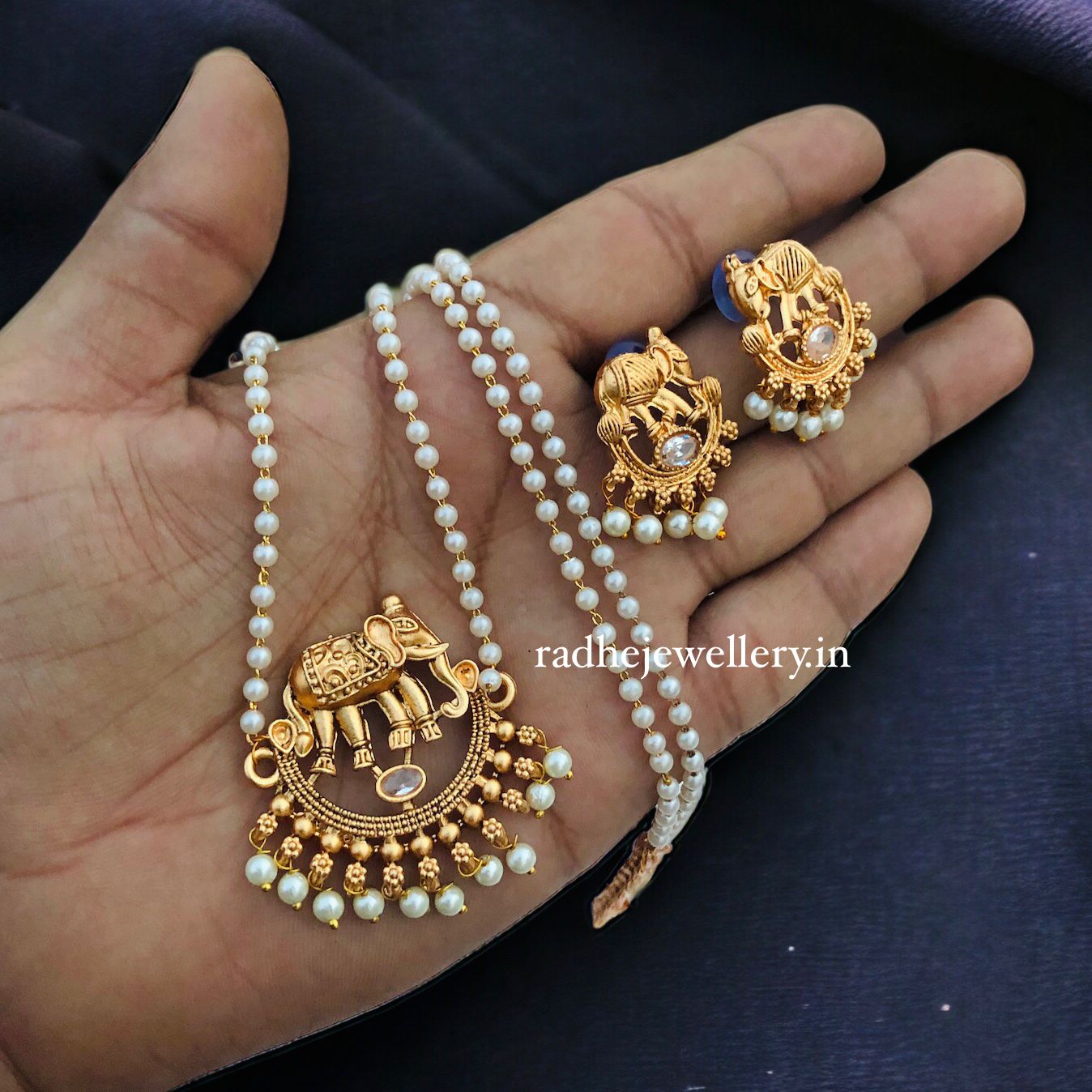 Ruby Stone Pendant Pearl neckpiece Set