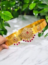 Traditional Gold-Toned Kasu-Pattern Vaddanam/Oddiyanam with Kundan, Ruby, and Emerald Embellishments