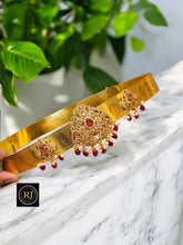 Traditional Gold-Toned Kasu-Pattern Vaddanam/Oddiyanam with Kundan, Ruby, and Emerald Embellishments