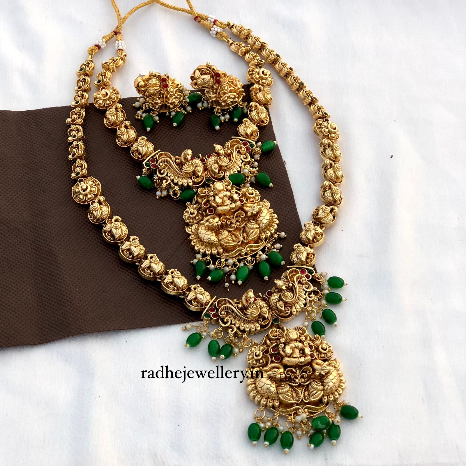 Classic Temple jewellery Set, With Jhumkis