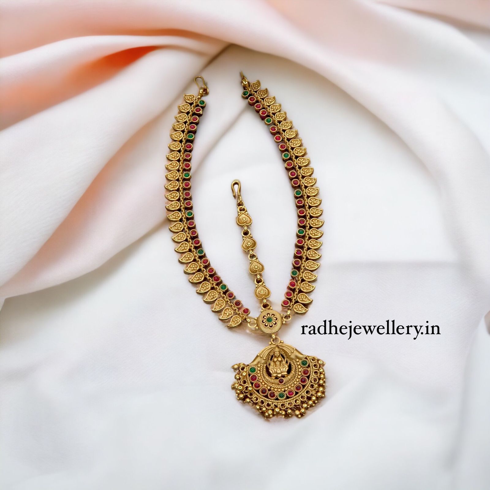 Traditional Lakshmi Design Maang Tikka, With Mango Leaf Chain