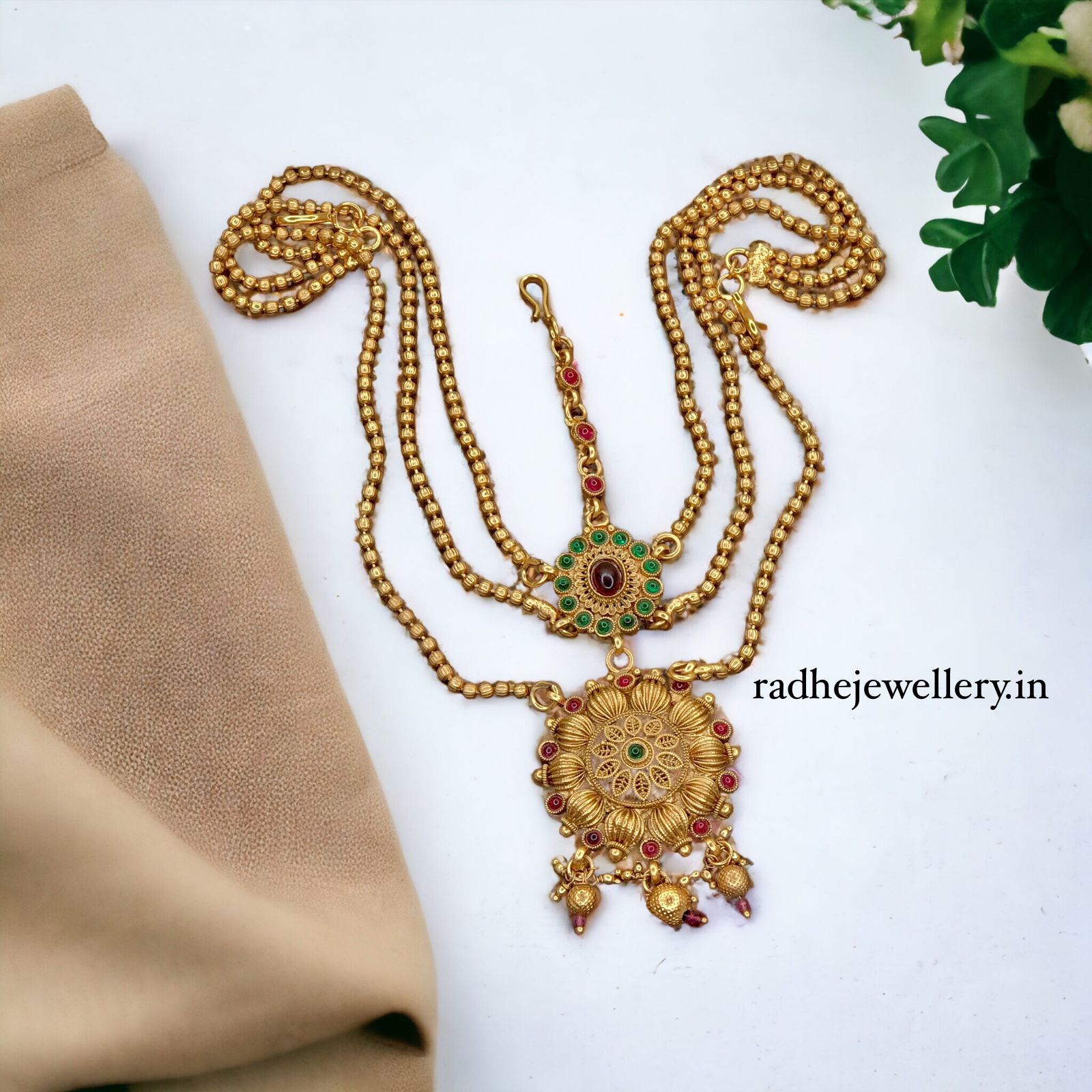 Classic Double Floral Round Maang Tikka, With Beads Chain