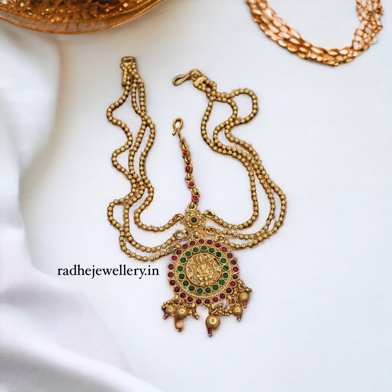 Traditional Lakshmi Bridal Round Maang Tikka, With Beads Chain