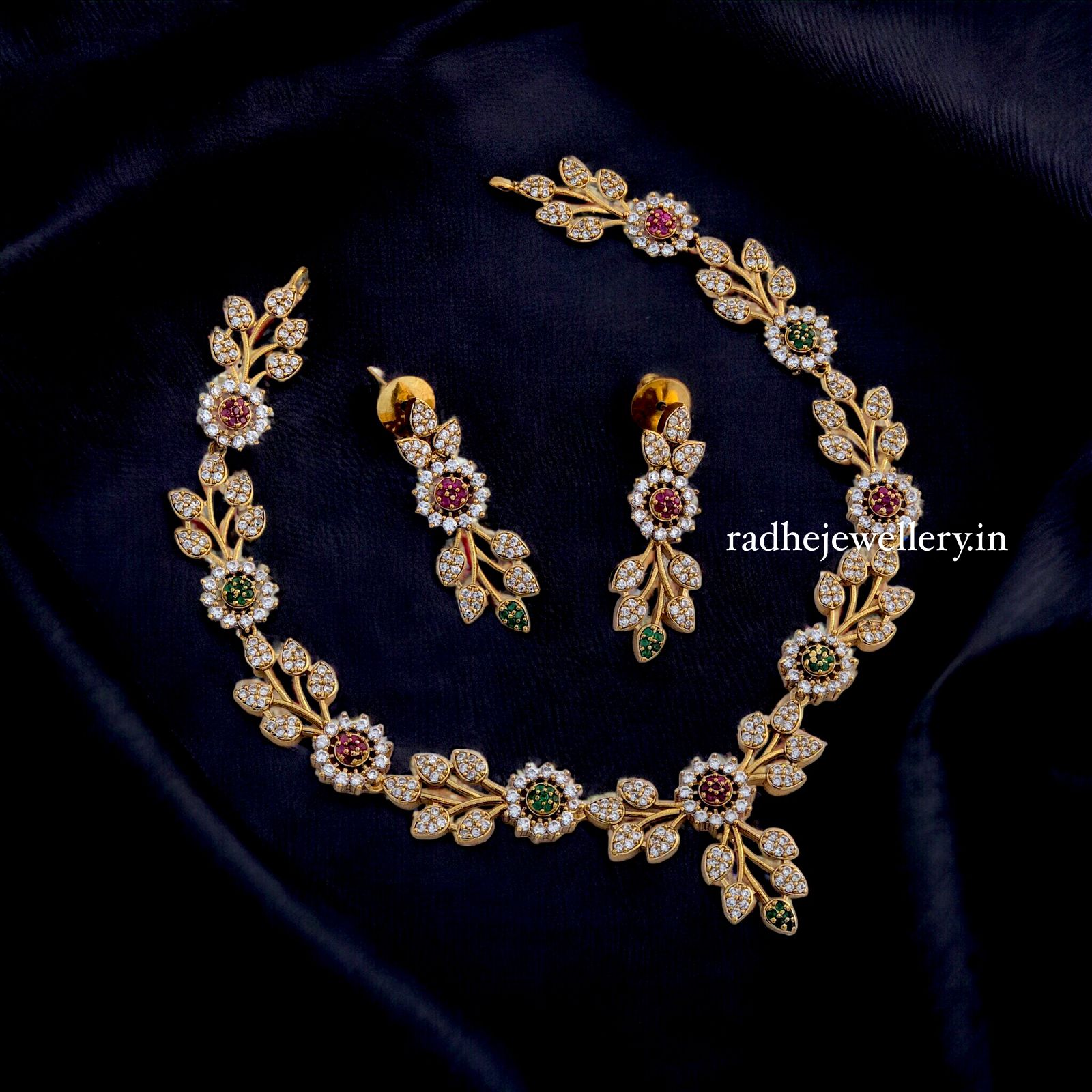 AD Stone Short Neckpiece Set design