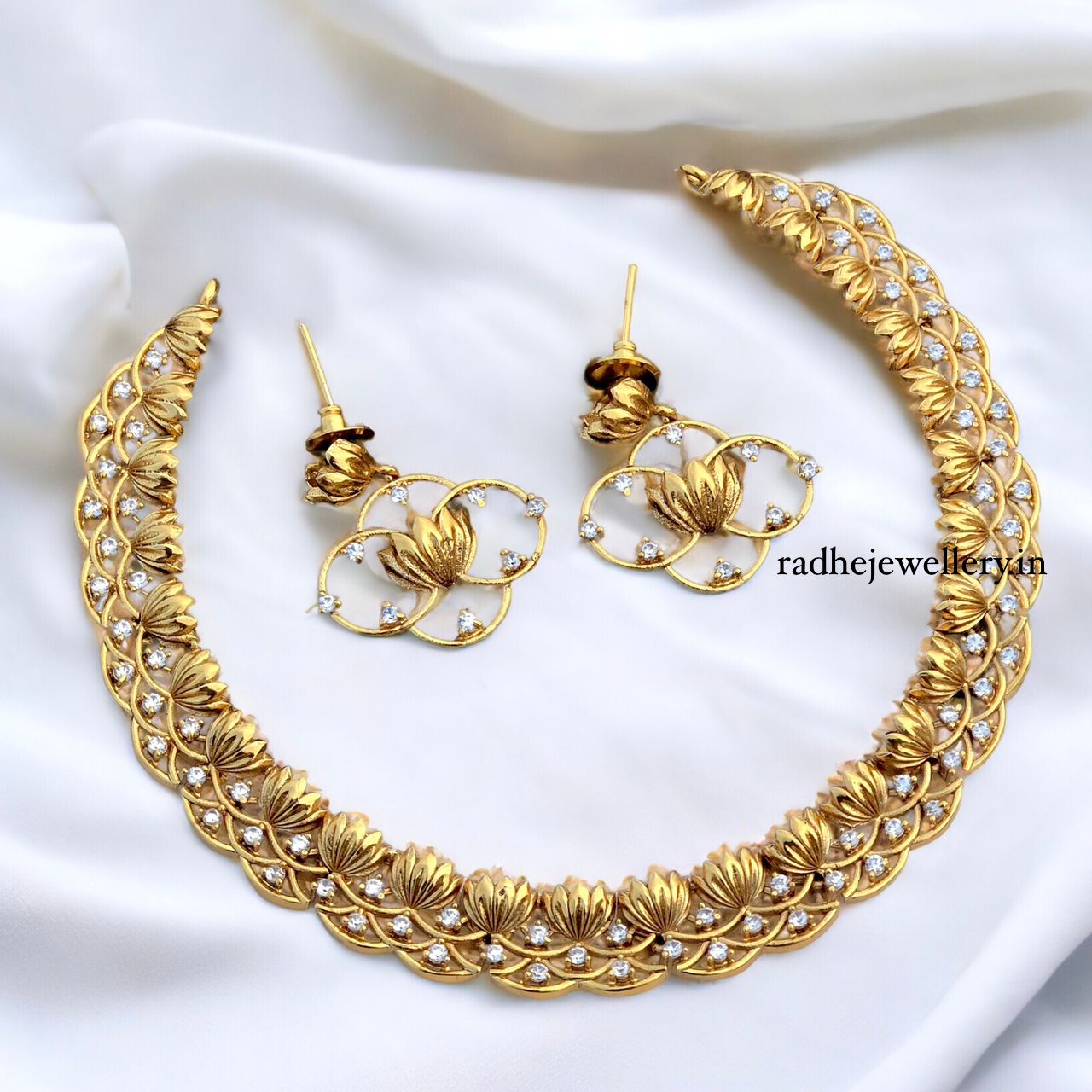 AD Stone Short Neckpiece Set design