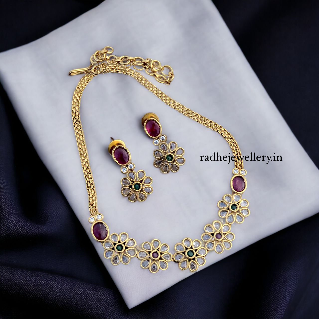 AD Stone Short Neckpiece Set design