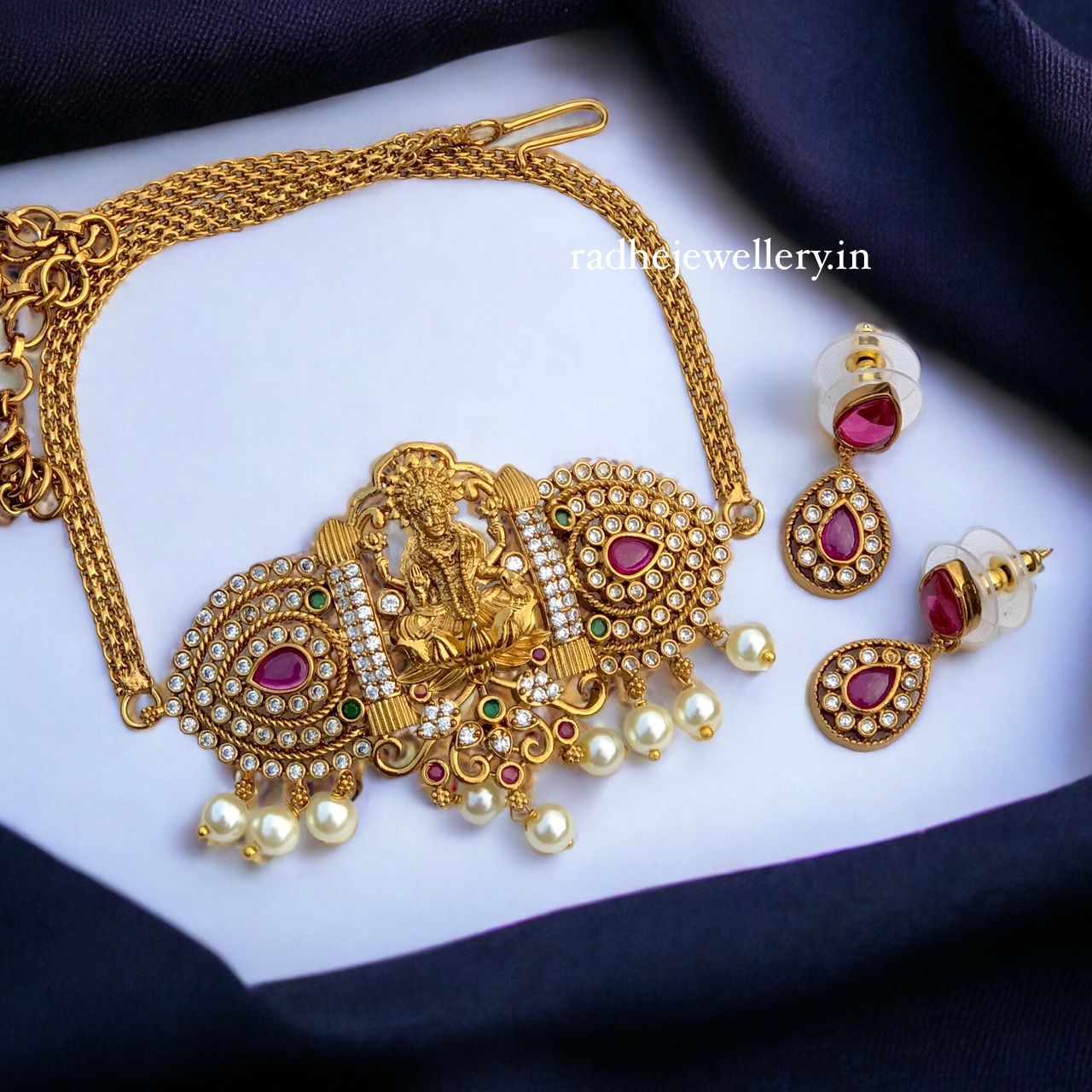 AD Stone Short Neckpiece Set design