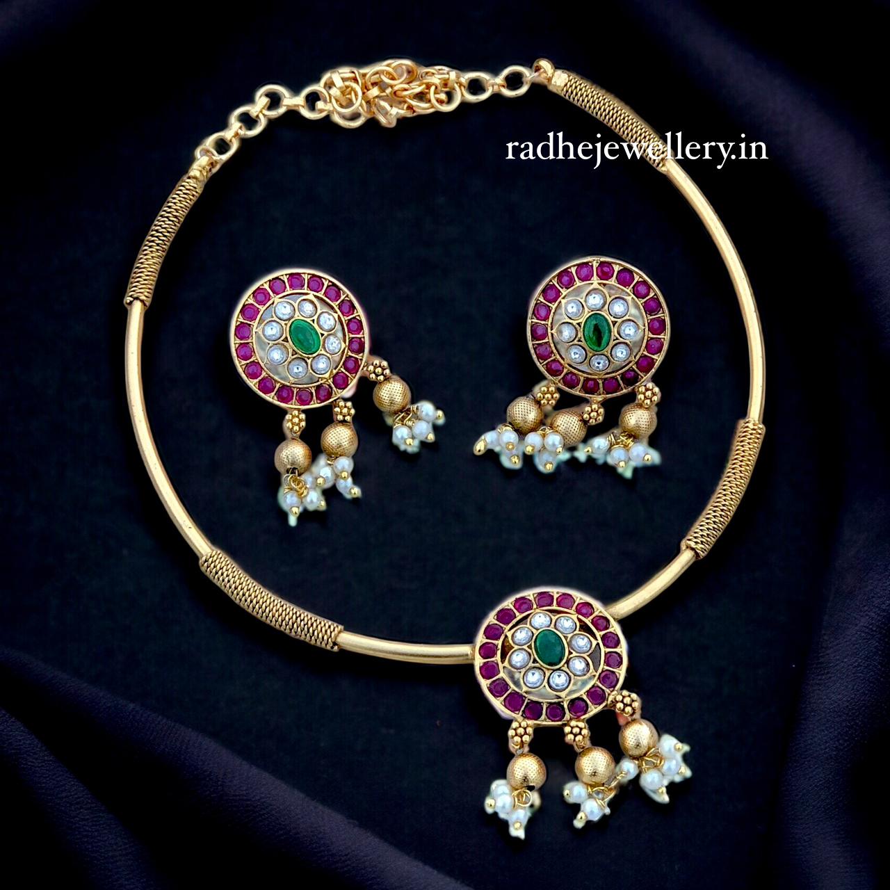 jadau kundan Hasli necklace set