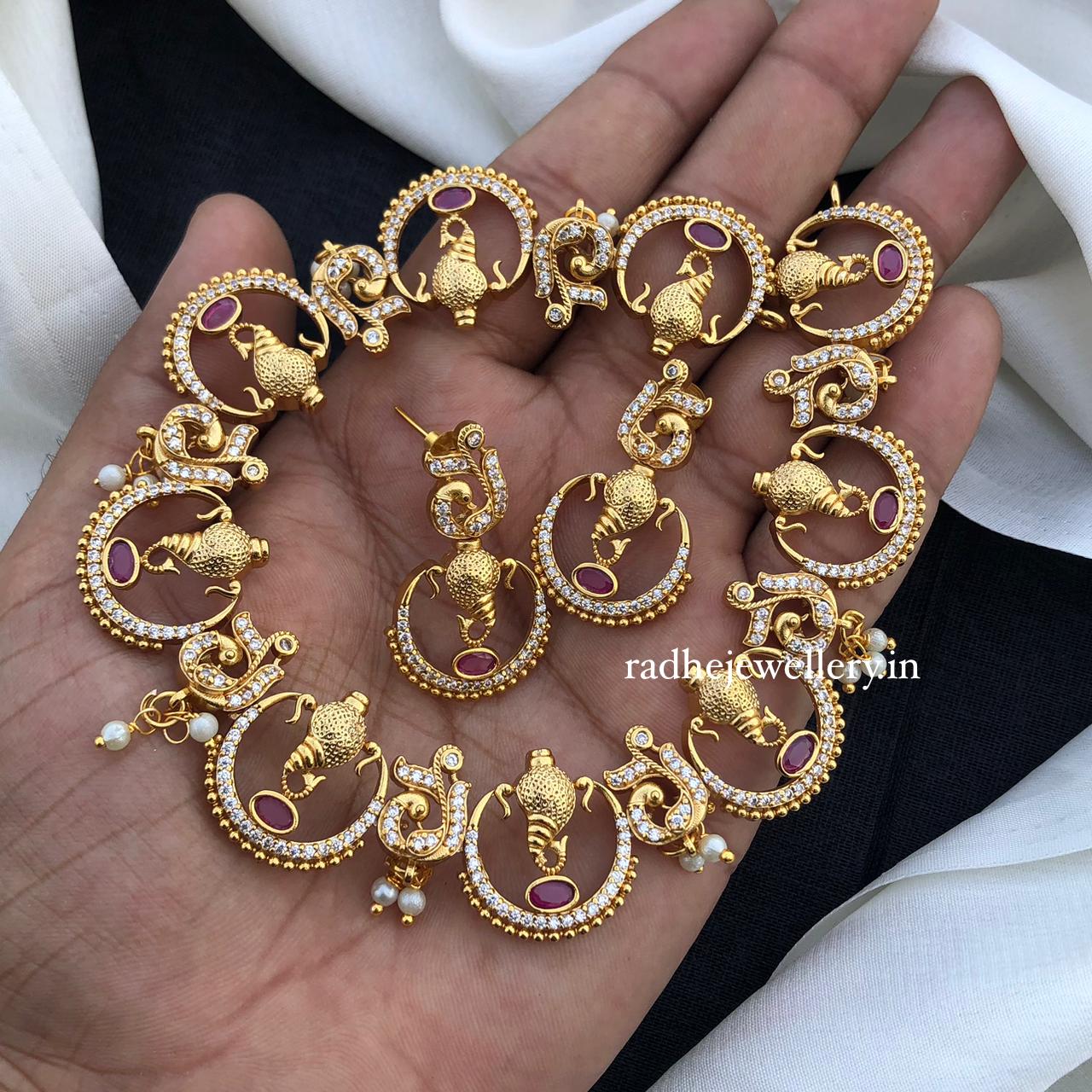 AD Stone Short Neckpiece Set design