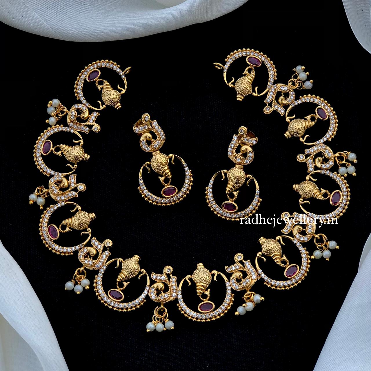 AD Stone Short Neckpiece Set design