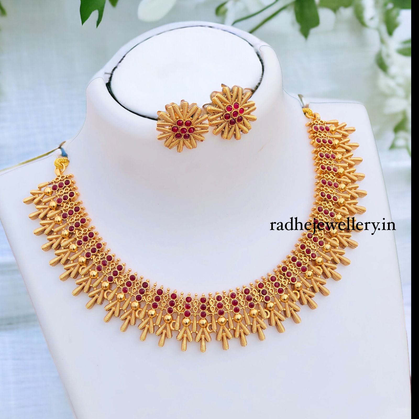 Designer Matte Gold Polish Necklace Set