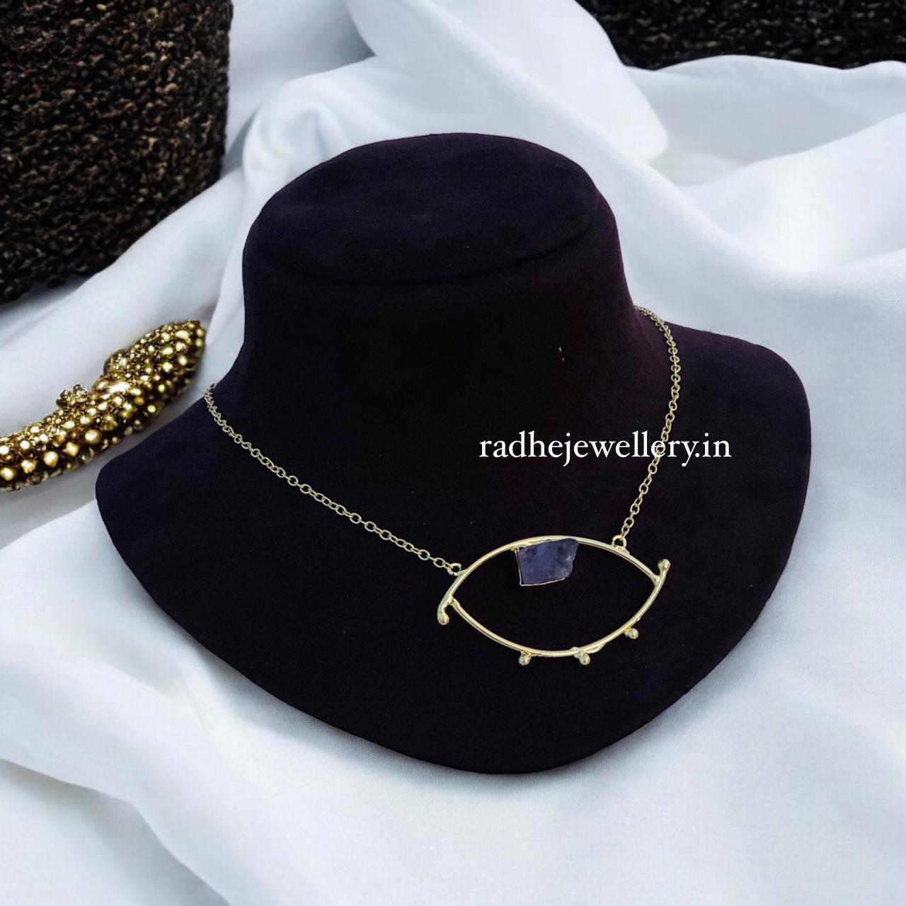 MULTI SHAPE GOLDEN PENDANT SHORT NECKPIECE