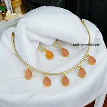 GOLDEN PENTA GLOSSY DROPS NECK CUFF