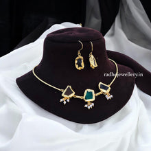 RINAKO 3 RAW STONE NECK CUFF