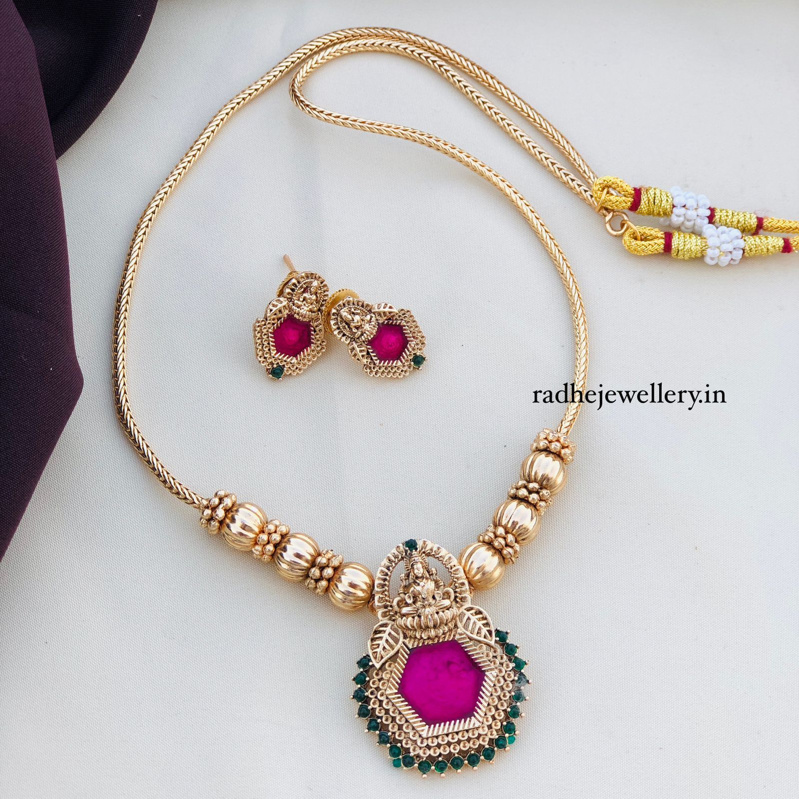 gold necklace for women