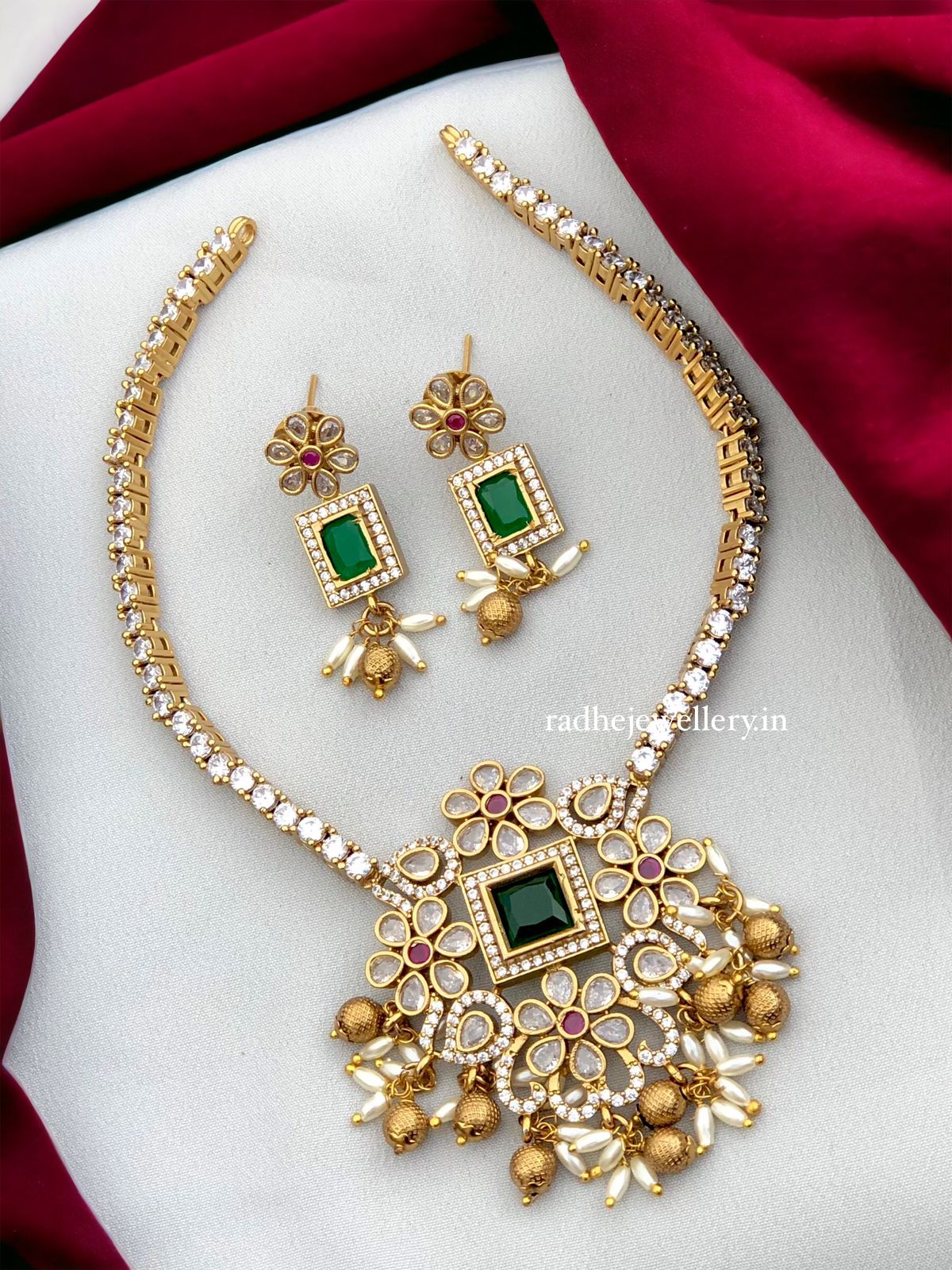 Style Ad Stone with Antique gold premium quality Necklace set