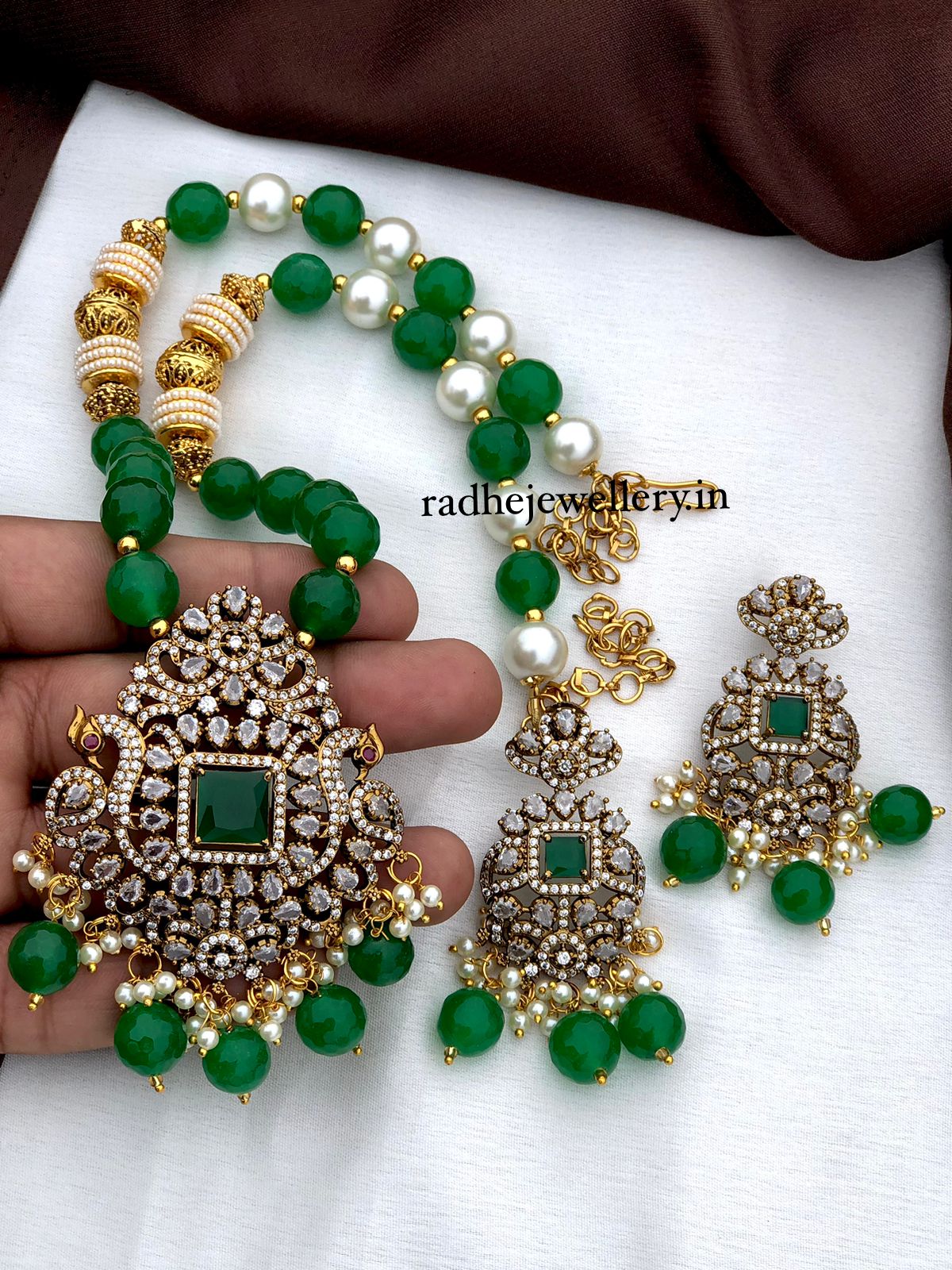 Dark Green Bead Victorian Diamond Neckpiece