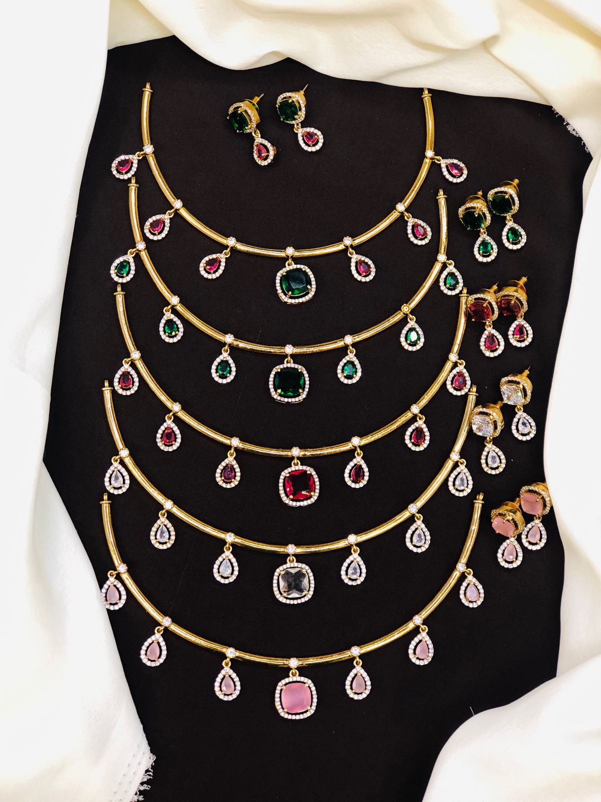 Antique Gold Ad Stone Necklace Set Design