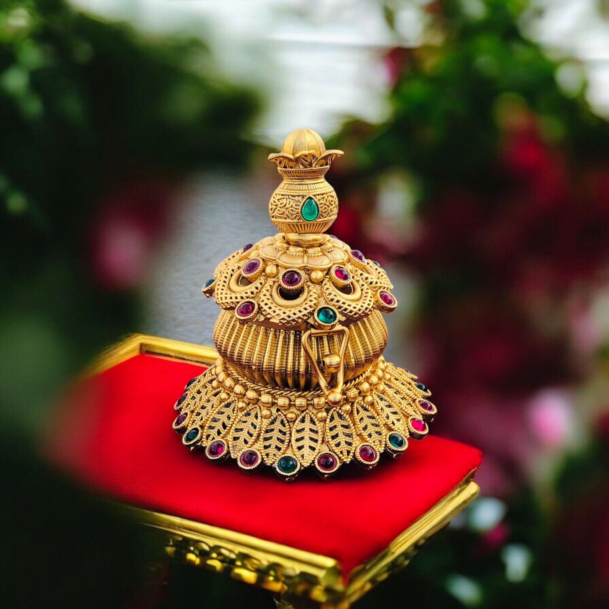 Classic Kumkum Box/Gold Plated Sidoor Box Gold sindoor box/Wedding Gift/Pooja Accessory