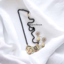 Mangasultra Chain With Earrings, Abstract Design